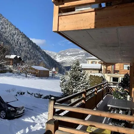 Petit Combin-modern Apartment, Close To The Lift Apartmán